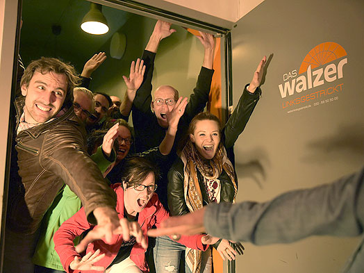 Gratis tanzen im Walzerlinksgestrickt Berlin Kreuzberg